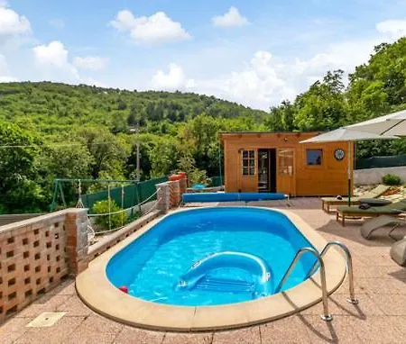 Holiday home Kuca Za Odmor Roberta Bater