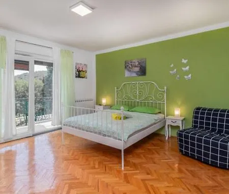 Kuca Za Odmor Roberta Nyaraló Bater