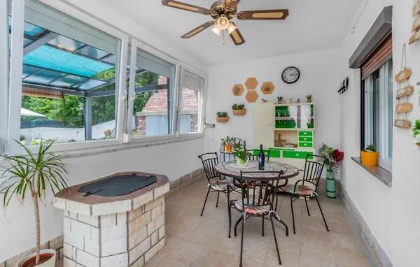 Casa de Férias Kuca Za Odmor Roberta Bater